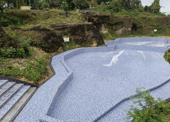 Kades Mendenrejo Bantah Kolam Goa Sentono Retak, Klaim Satu Sentipun tidak Ada, Meski Proyek Rp400 Juta Disorot