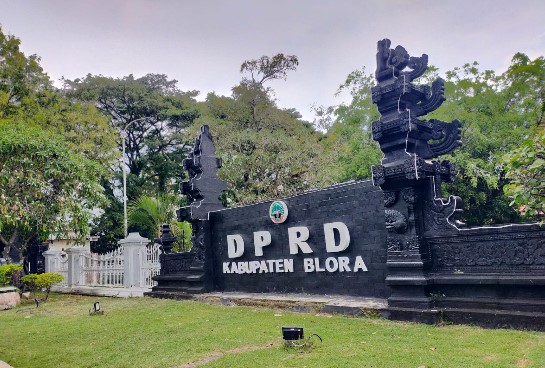 Wacana Mosi tidak Percaya ‘Aneh’, Lanova : Kita Itu Anggota Dewan, Bukan Musuh
